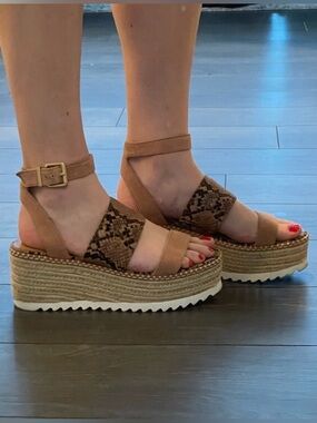 Crown Vintage Snake Print Espadrille Platform Wedges Size 9 Blush Strappy Sandal